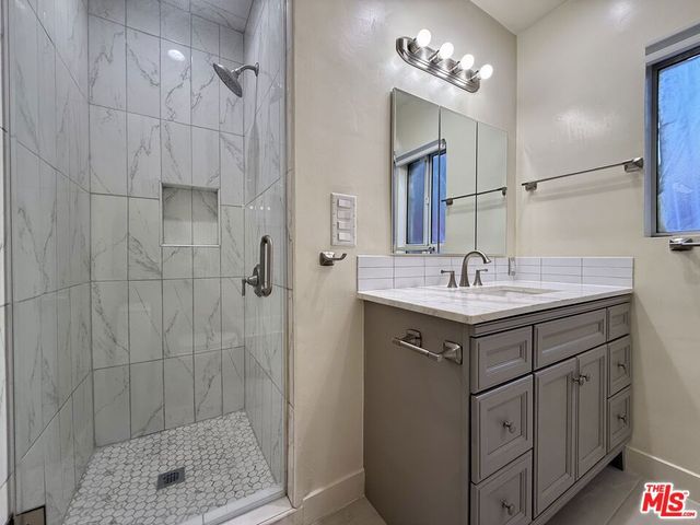 6205 Gentry Avenue, North Hollywood, CA 91606