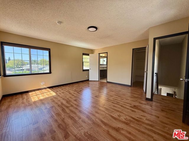 6205 Gentry Avenue, North Hollywood, CA 91606