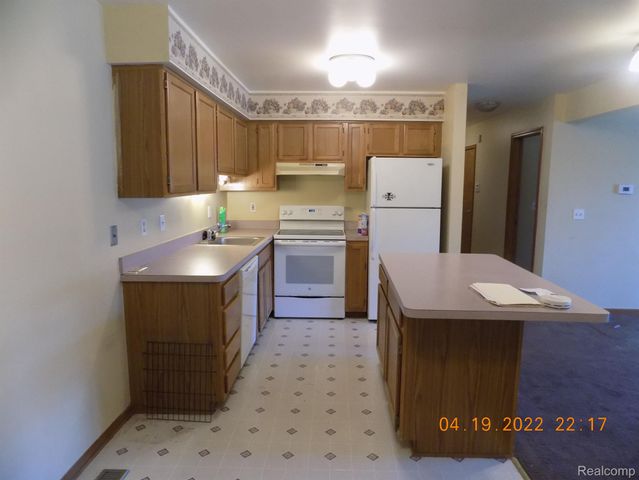 15246 ASHLEY Court 14, Macomb Township, MI 48044