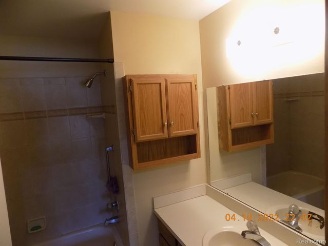 15246 ASHLEY Court 14, Macomb Township, MI 48044
