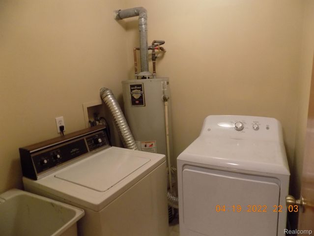 15246 ASHLEY Court 14, Macomb Township, MI 48044