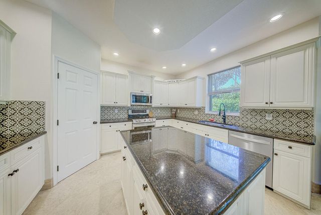 2792 Shaughnessy Drive, Wellington, FL 33414