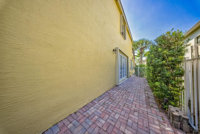 2792 Shaughnessy Drive, Wellington, FL 33414
