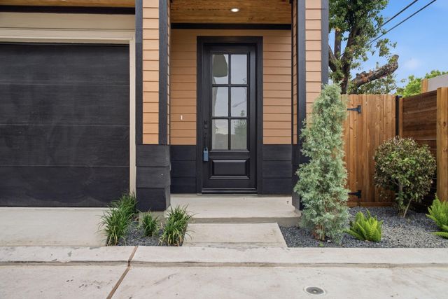 4428 Providence Street B, Houston, TX 77020