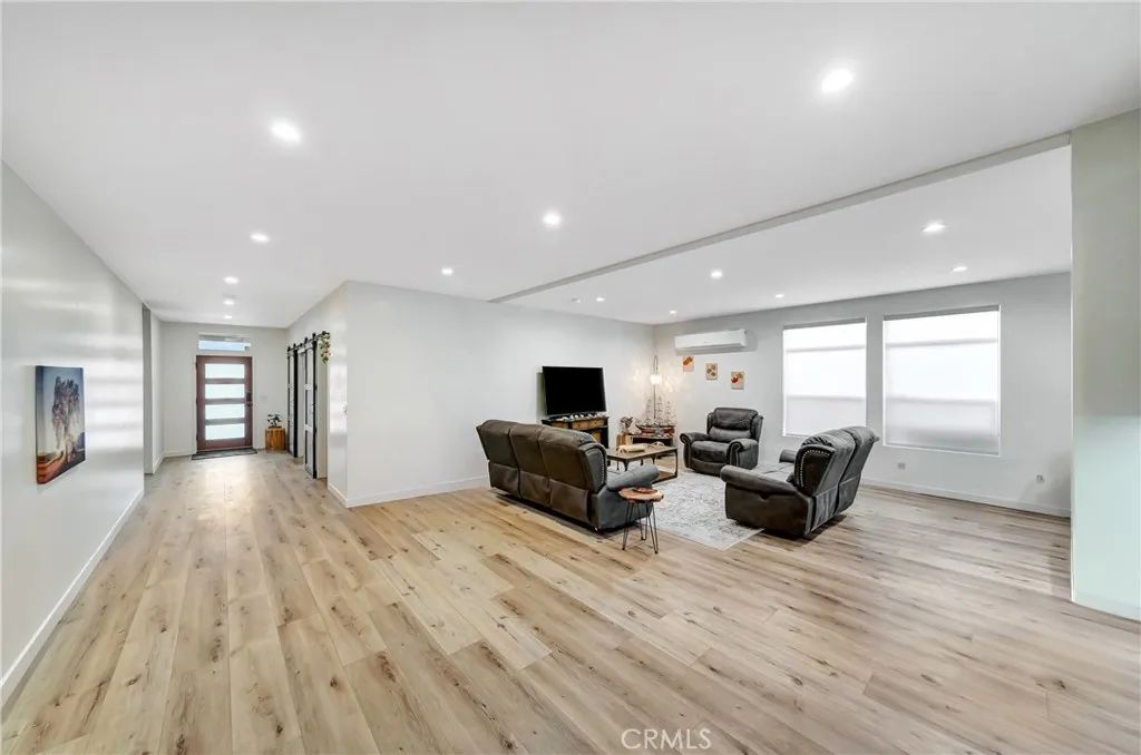 Image 4 of property listing at 30473 Mulholland 196, Agoura Hills, CA 91301