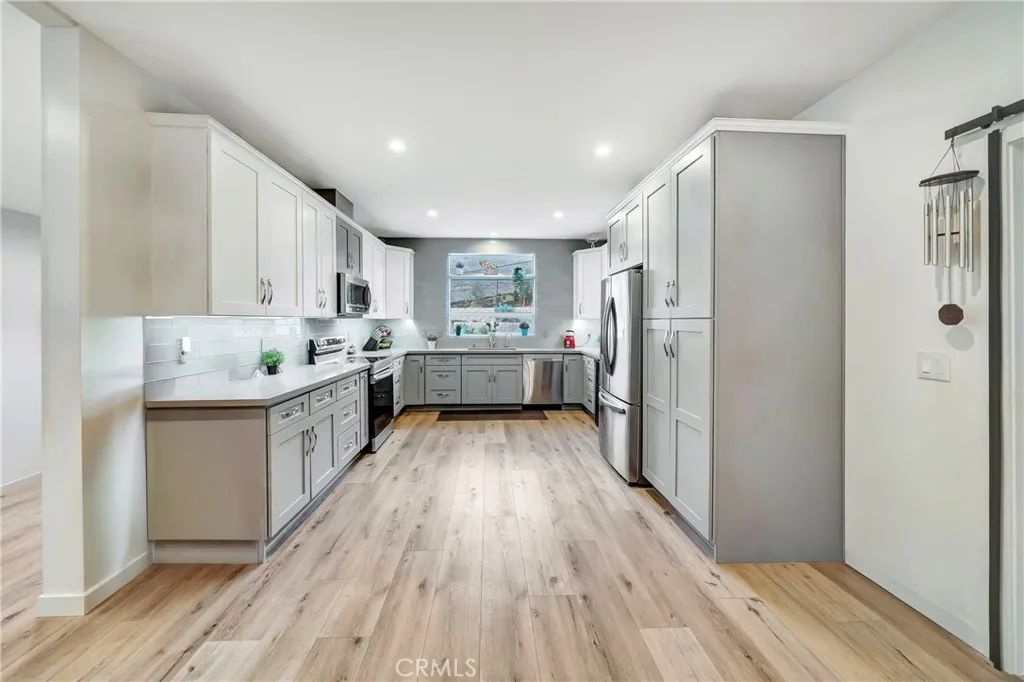 Image 10 of property listing at 30473 Mulholland 196, Agoura Hills, CA 91301