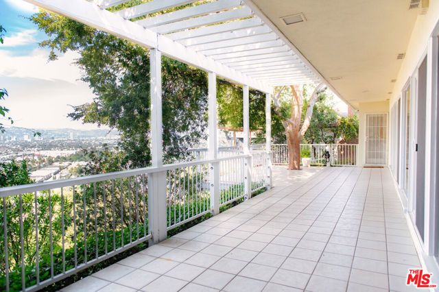 4219 Don Alegre Place, Los Angeles, CA 90008
