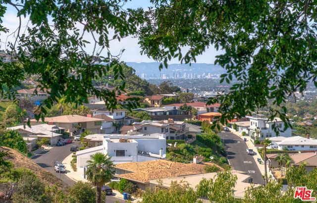4219 Don Alegre Place, Los Angeles, CA 90008