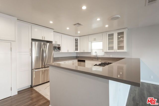 4219 Don Alegre Place, Los Angeles, CA 90008