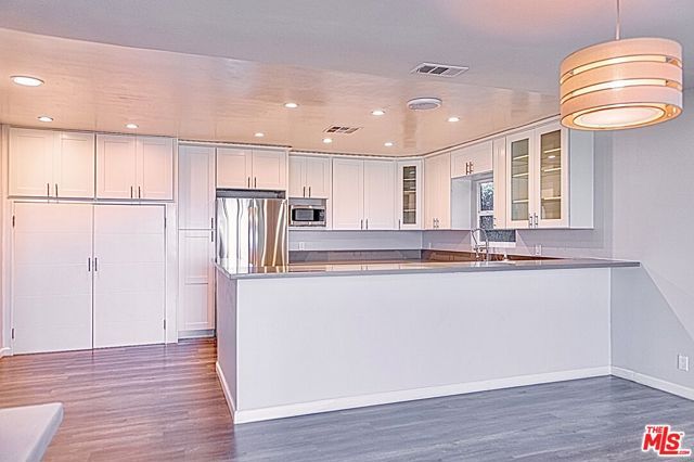 4219 Don Alegre Place, Los Angeles, CA 90008
