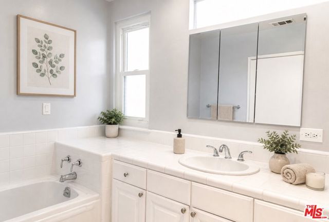 4219 Don Alegre Place, Los Angeles, CA 90008