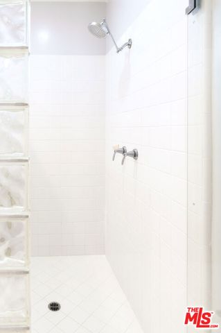 4219 Don Alegre Place, Los Angeles, CA 90008