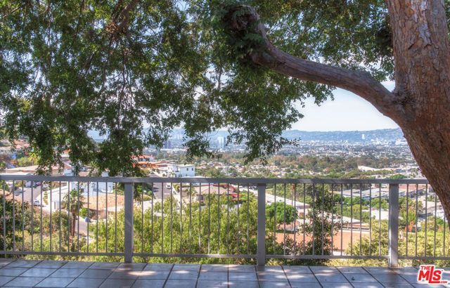 4219 Don Alegre Place, Los Angeles, CA 90008