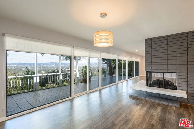 4219 Don Alegre Place, Los Angeles, CA 90008