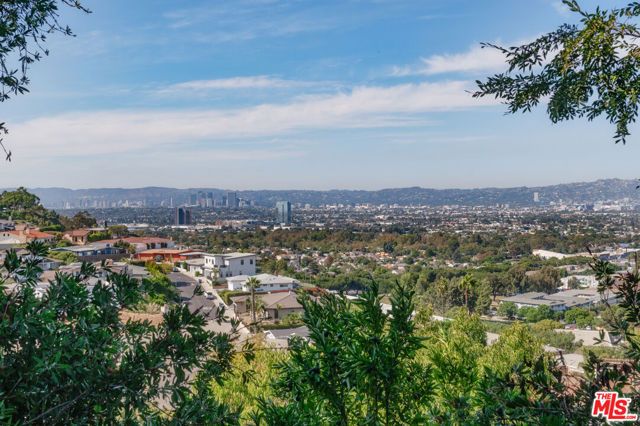 4219 Don Alegre Place, Los Angeles, CA 90008