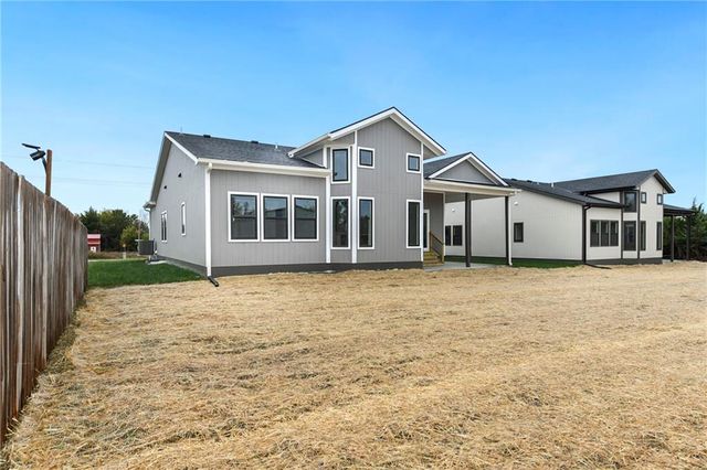 149 S Linn Valley Drive, Linn Valley, KS 66040