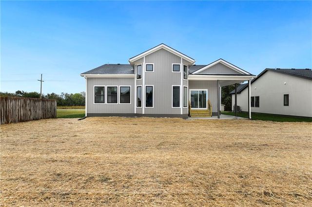 149 S Linn Valley Drive, Linn Valley, KS 66040