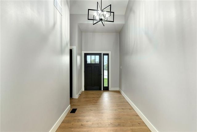 149 S Linn Valley Drive, Linn Valley, KS 66040