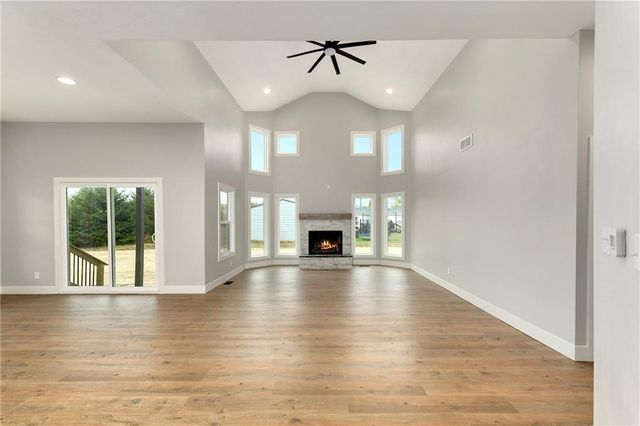 149 S Linn Valley Drive, Linn Valley, KS 66040