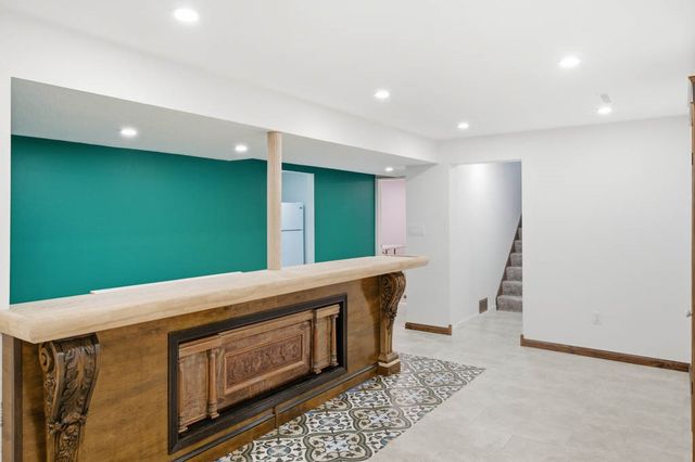 1515 Highview Drive, Des Moines, IA 50315