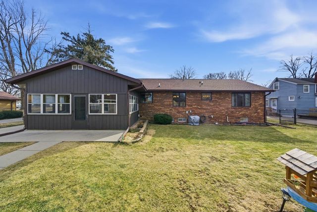 1515 Highview Drive, Des Moines, IA 50315