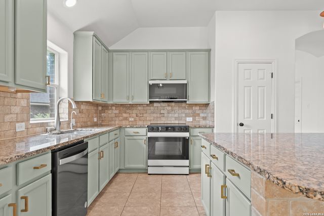 2747 Trinity Glade, San Antonio, TX 78261