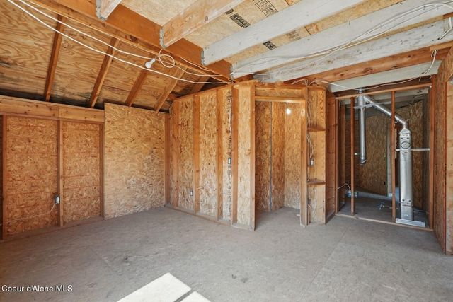 45 Parallel Run Rd, Sandpoint, ID 83864