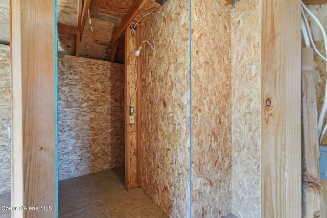 45 Parallel Run Rd, Sandpoint, ID 83864