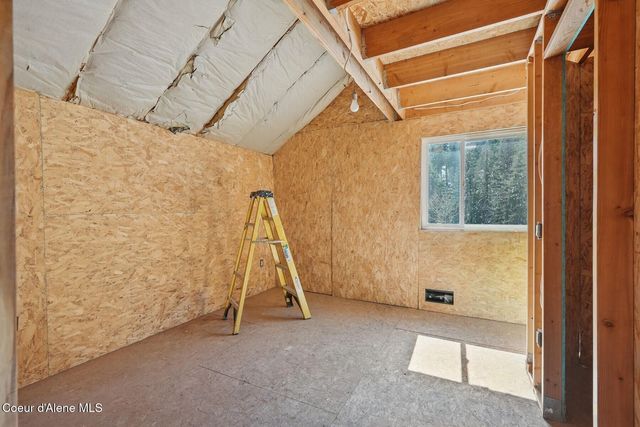 45 Parallel Run Rd, Sandpoint, ID 83864