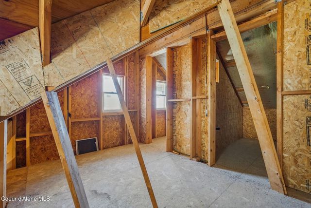 45 Parallel Run Rd, Sandpoint, ID 83864