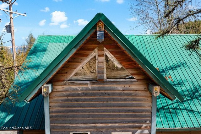 45 Parallel Run Rd, Sandpoint, ID 83864