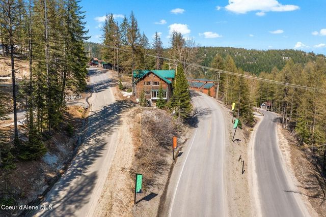 45 Parallel Run Rd, Sandpoint, ID 83864