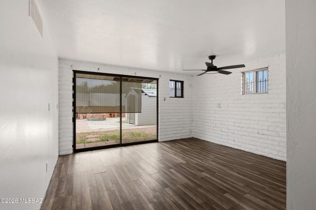 4054 E Flower Street, Tucson, AZ 85712