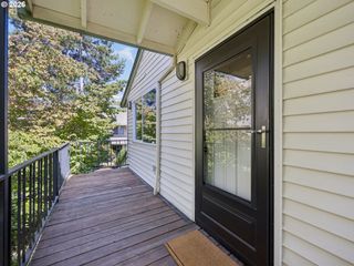 631 N HAYDEN BAY Dr 13, Portland, OR 97217