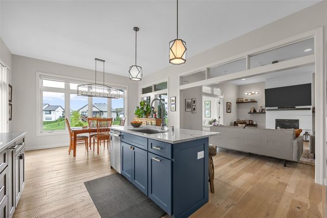 1352 Ava Cir, Iowa City, IA 52246