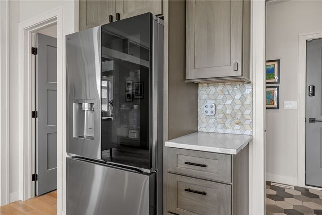 1352 Ava Cir, Iowa City, IA 52246