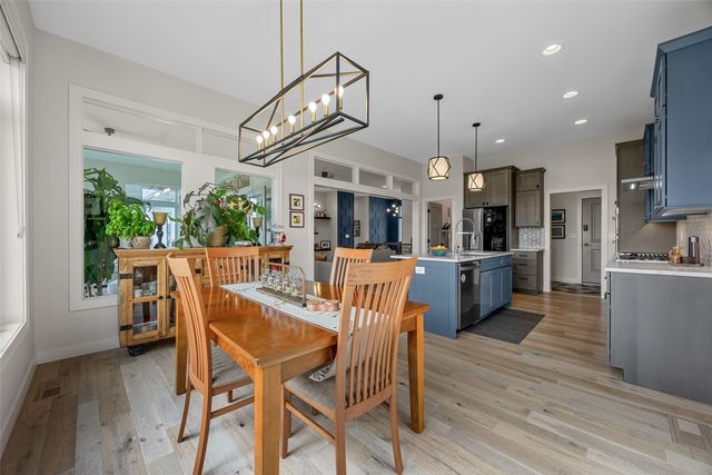 1352 Ava Cir, Iowa City, IA 52246