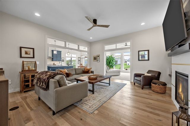 1352 Ava Cir, Iowa City, IA 52246