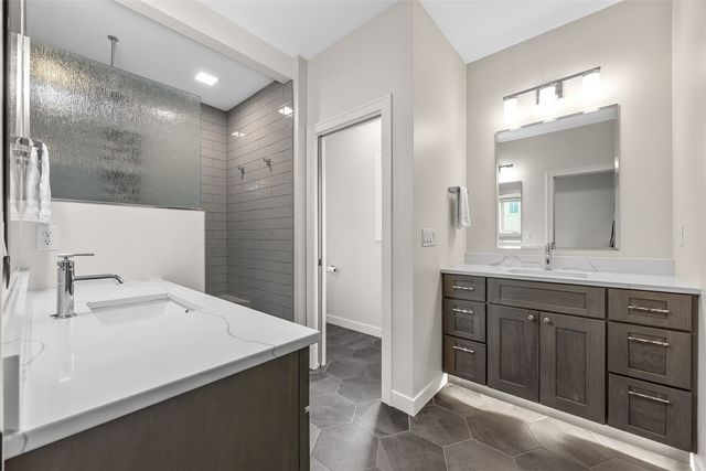 1352 Ava Cir, Iowa City, IA 52246
