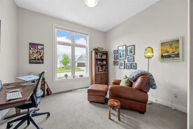 1352 Ava Cir, Iowa City, IA 52246