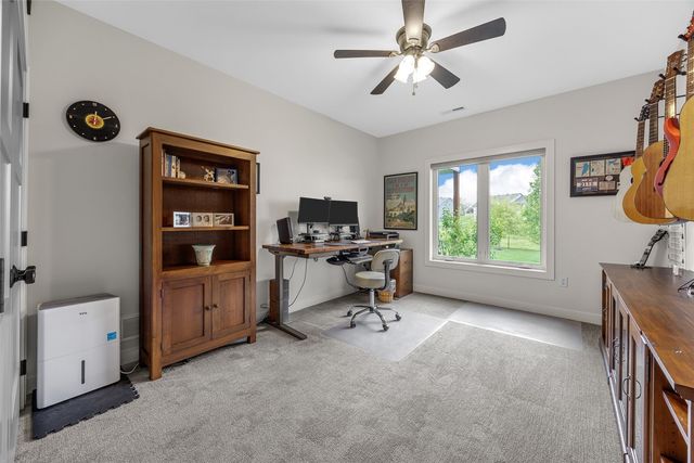 1352 Ava Cir, Iowa City, IA 52246