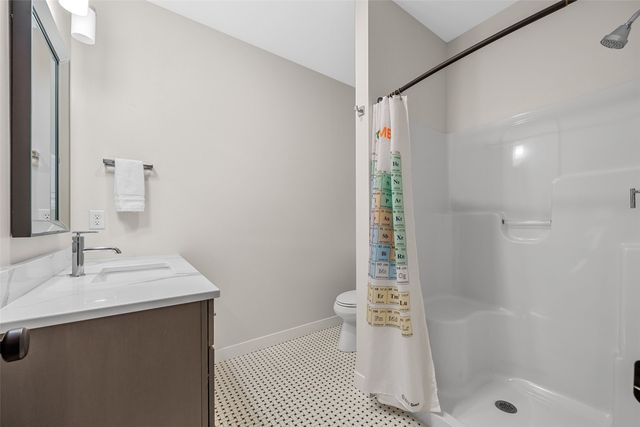 1352 Ava Cir, Iowa City, IA 52246