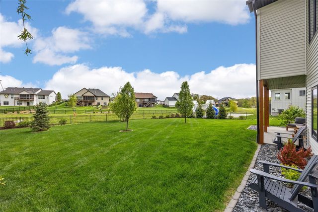 1352 Ava Cir, Iowa City, IA 52246