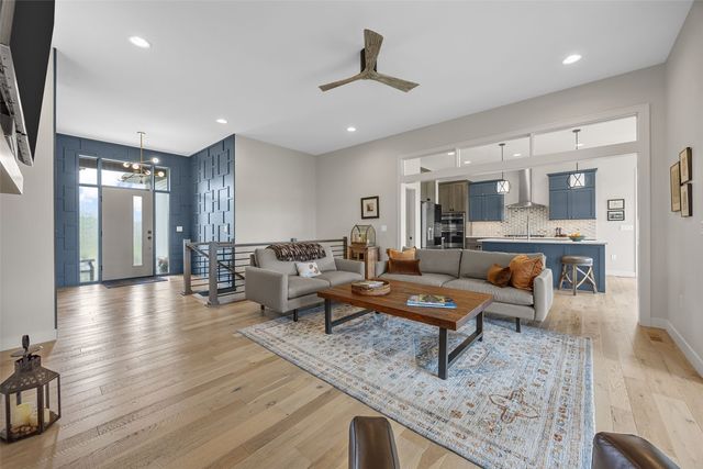 1352 Ava Cir, Iowa City, IA 52246