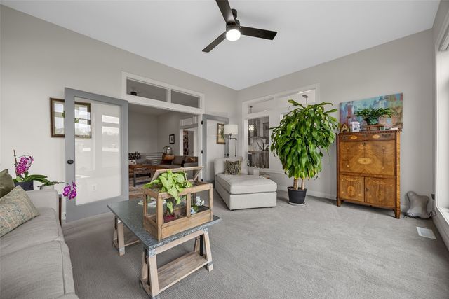 1352 Ava Cir, Iowa City, IA 52246