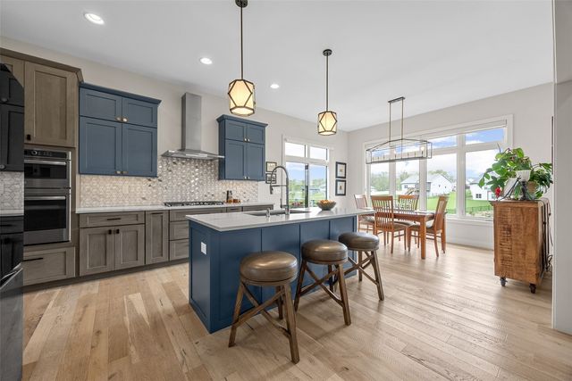 1352 Ava Cir, Iowa City, IA 52246