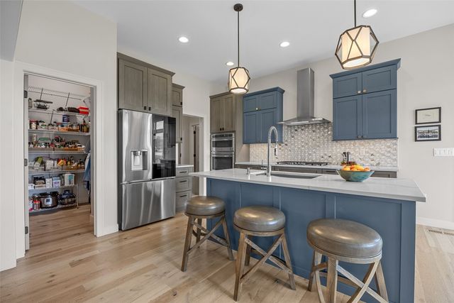 1352 Ava Cir, Iowa City, IA 52246