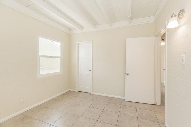 208 W Hampton Way, Fresno, CA 93705