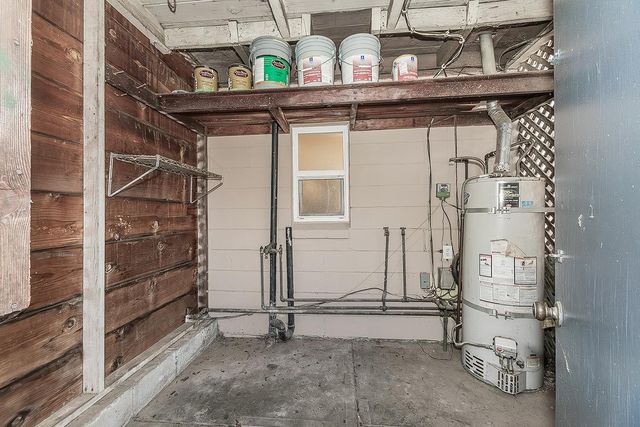 208 W Hampton Way, Fresno, CA 93705