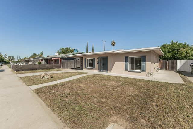 208 W Hampton Way, Fresno, CA 93705